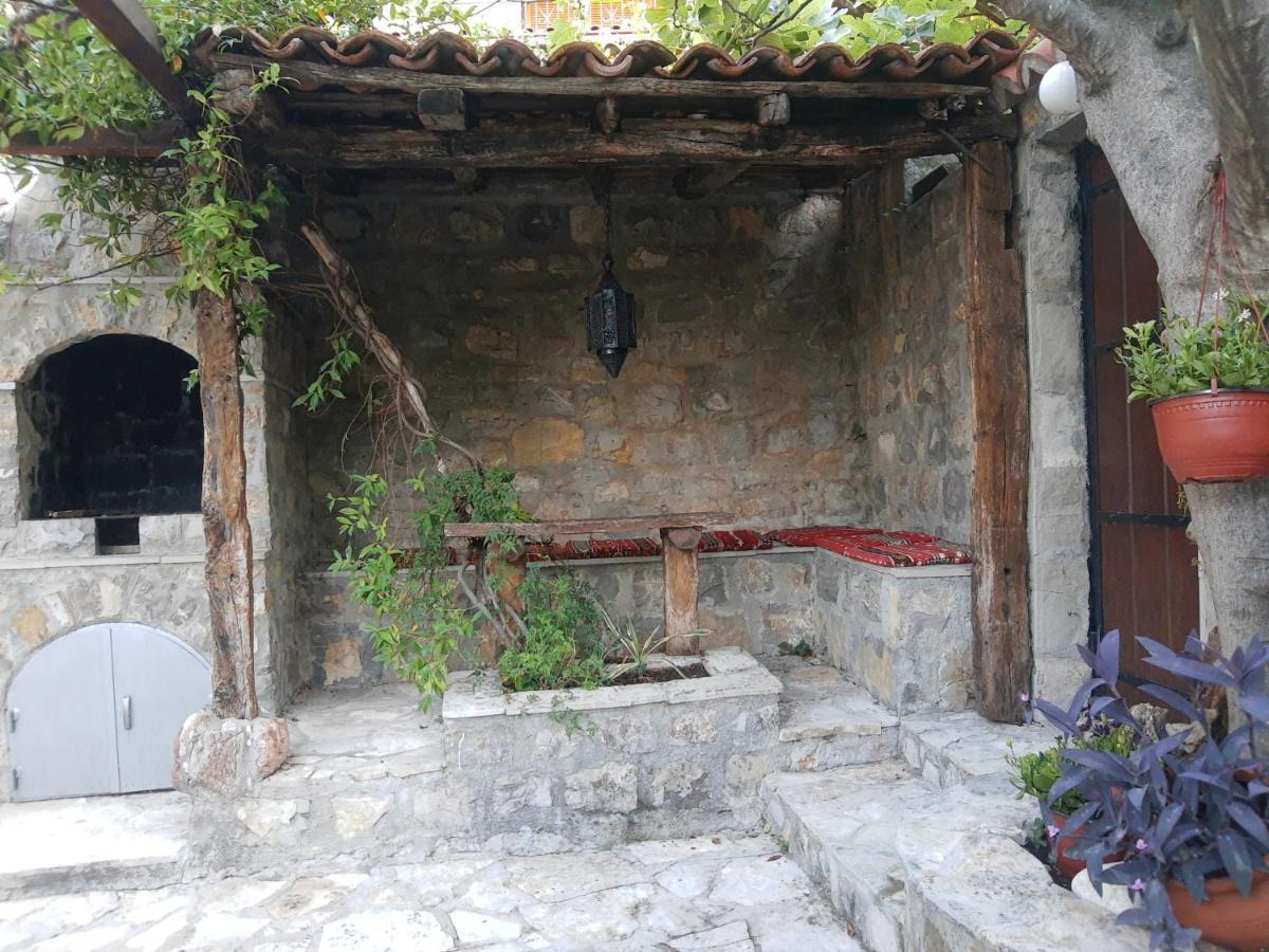 Sea-Side Old Stone Villa With A Private Garden Budva Eksteriør billede