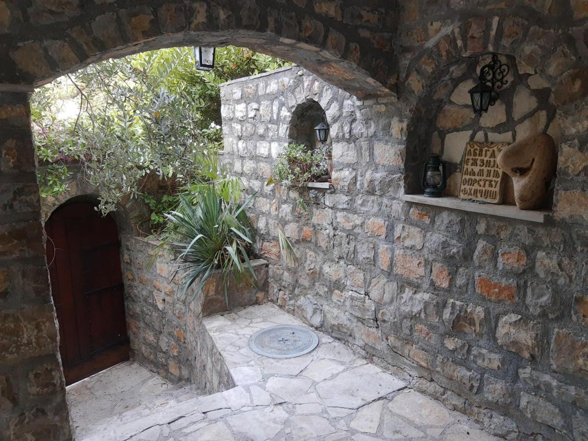 Sea-Side Old Stone Villa With A Private Garden Budva Eksteriør billede
