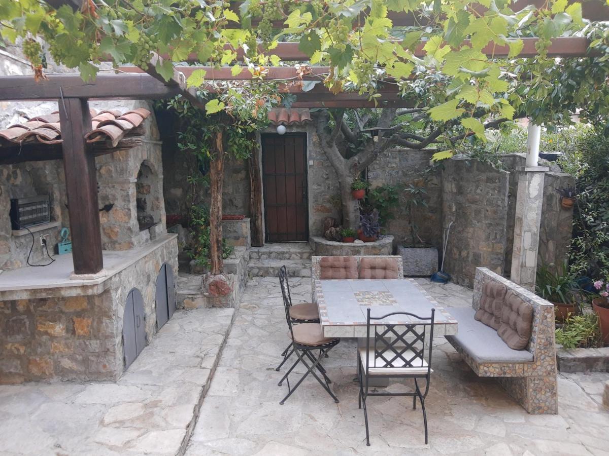 Sea-Side Old Stone Villa With A Private Garden Budva Eksteriør billede