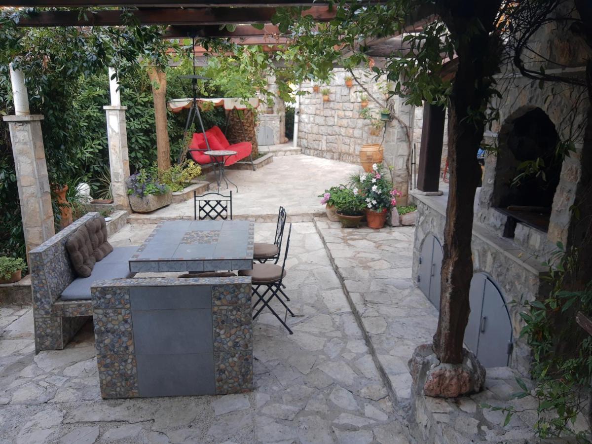 Sea-Side Old Stone Villa With A Private Garden Budva Eksteriør billede