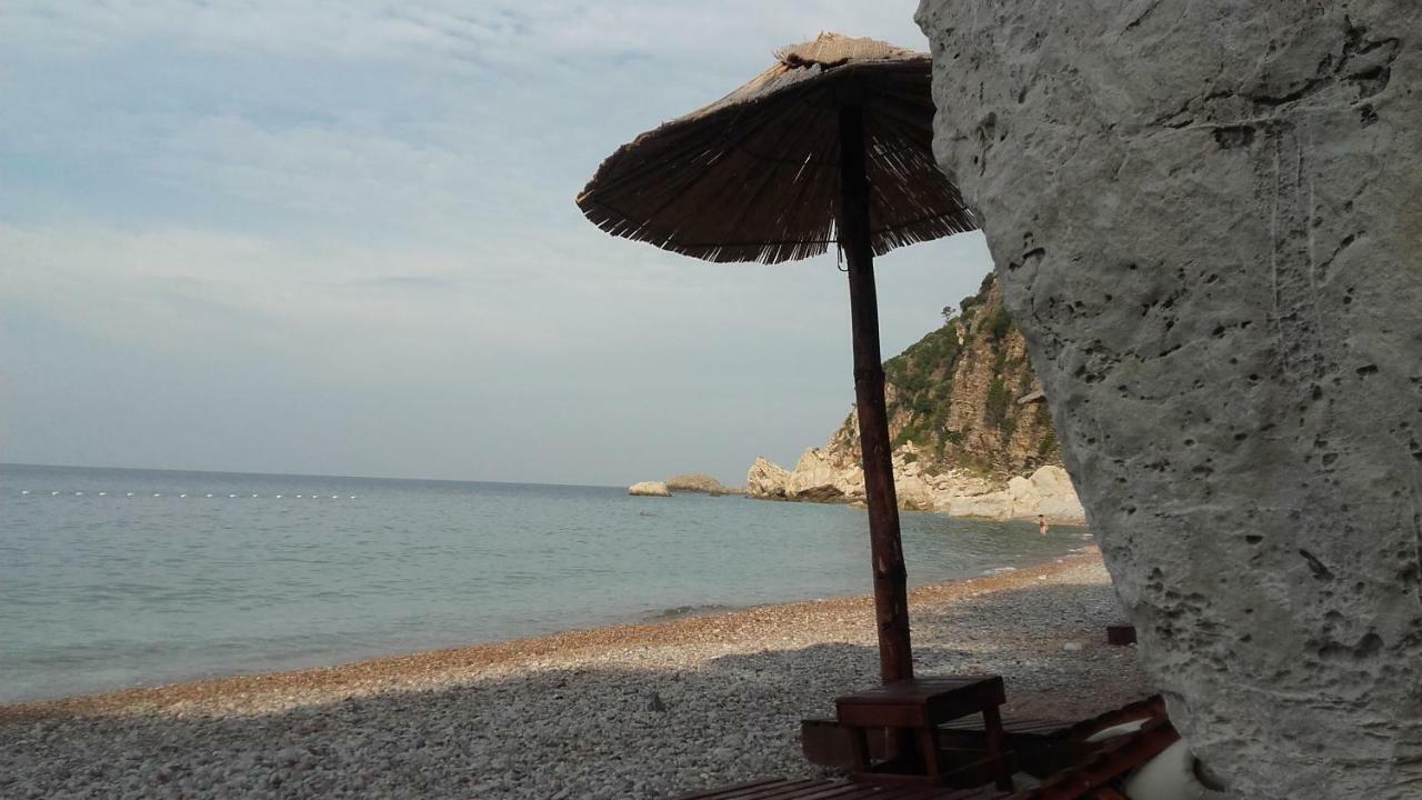 Sea-Side Old Stone Villa With A Private Garden Budva Eksteriør billede