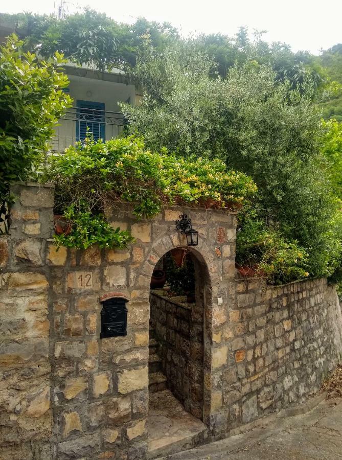Sea-Side Old Stone Villa With A Private Garden Budva Eksteriør billede