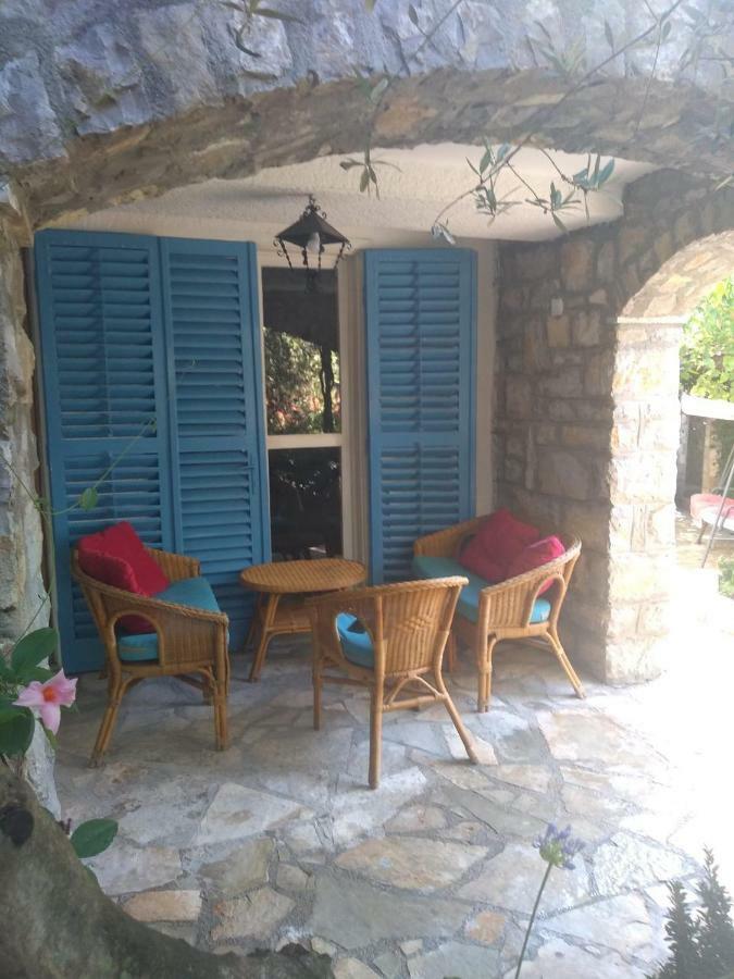 Sea-Side Old Stone Villa With A Private Garden Budva Eksteriør billede