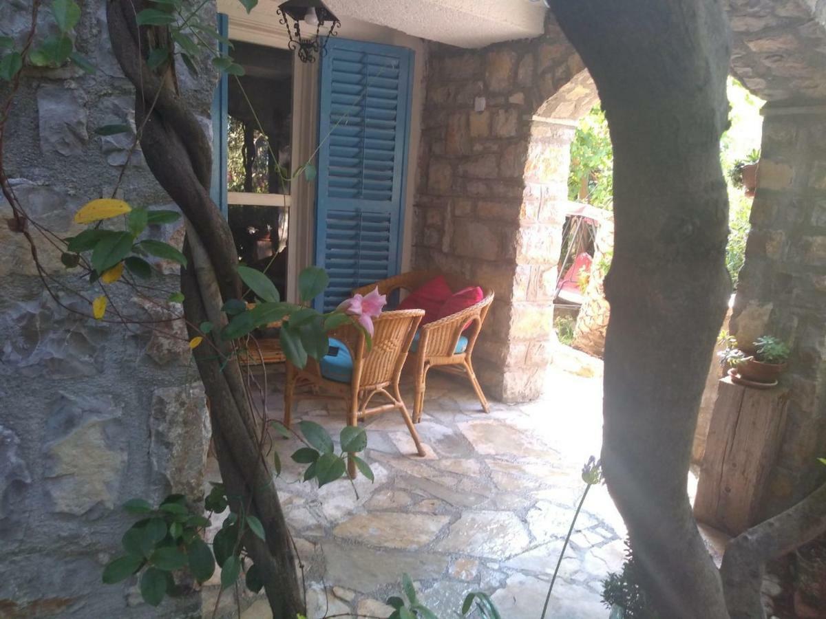 Sea-Side Old Stone Villa With A Private Garden Budva Eksteriør billede
